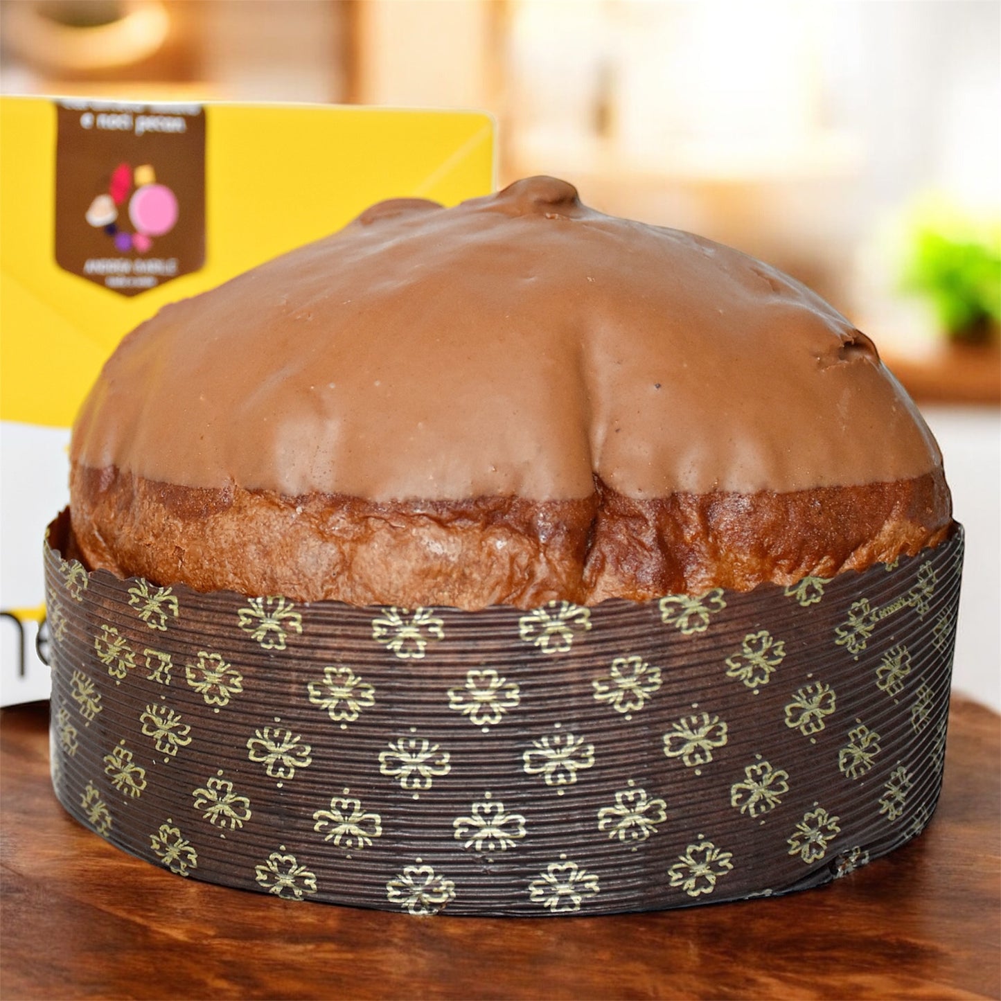 PECAN AND SALTED CARAMEL PANETTONE + SPREADABLE CREAM IN A PIPING BAG